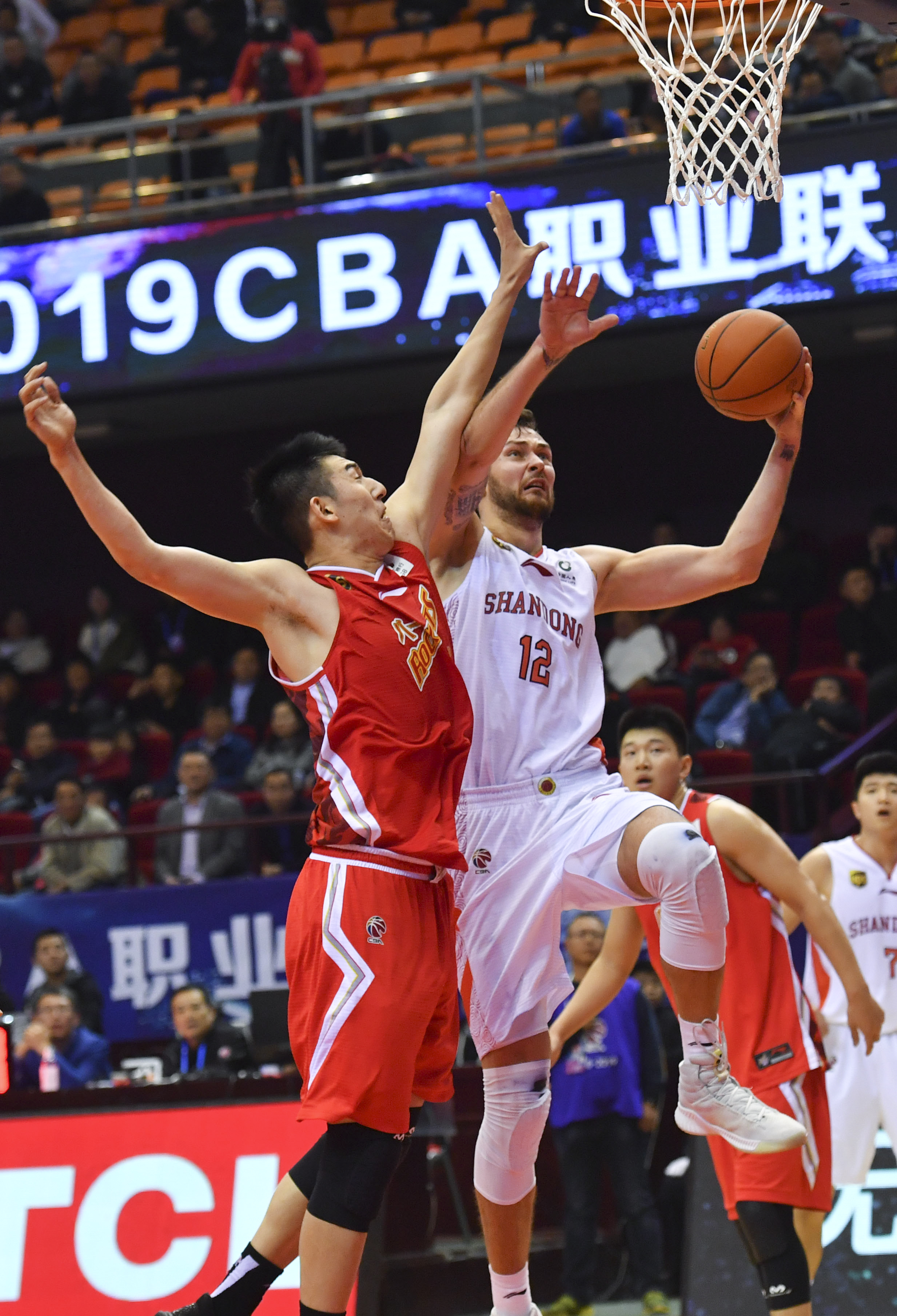 津媒：从伤势恢复进度看，巴顿和阿代米出战申花的前景不乐观