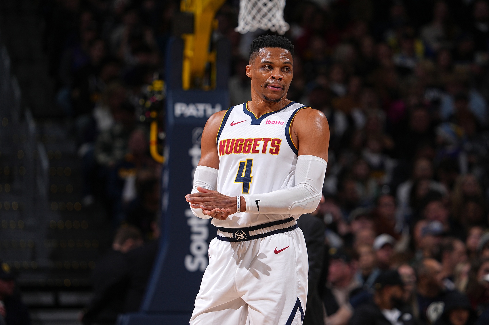 掘金首节让马刺拿到41分，创造本赛季球队单节失分最高记录