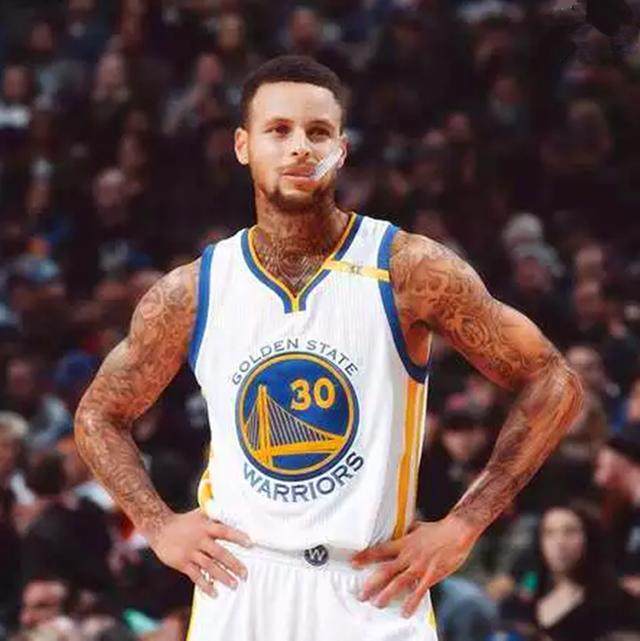 拜仁vs圣保利首发：凯恩领衔！迪亚斯、金玟哉、欧文在列