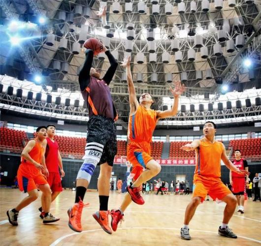 西甲战报：斯威德伯格梅开二度，九人皇马0-2塞尔塔