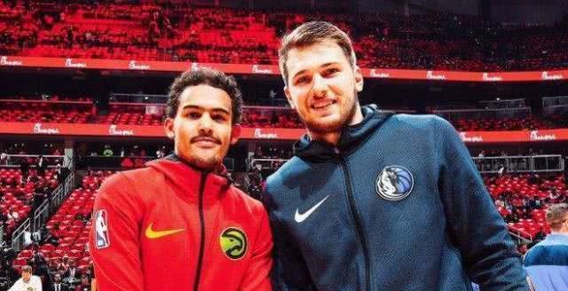 大巴黎官方：舍瓦利耶脚踝受伤接受治疗，杜埃正在恢复阶段