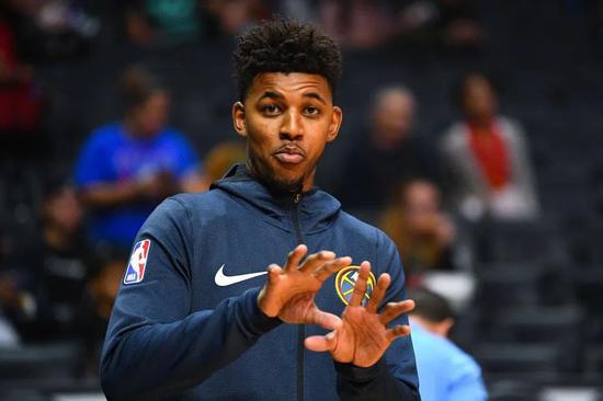 经济观察报：有关方面对国足洋帅年薪心理标准只有150万美元