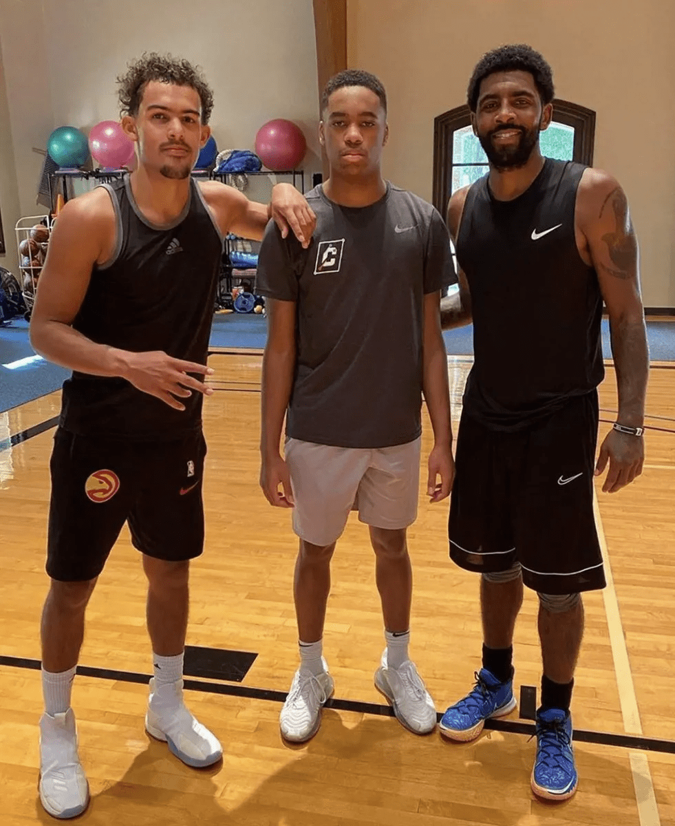 米体：弗拉霍维奇和加蒂今天分别在伦敦和里昂接受手术